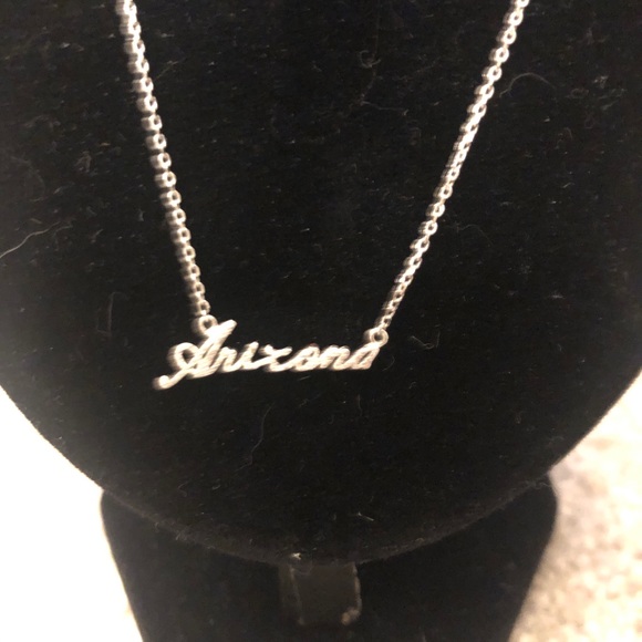 Dainty Arizona necklace - Picture 2 of 3